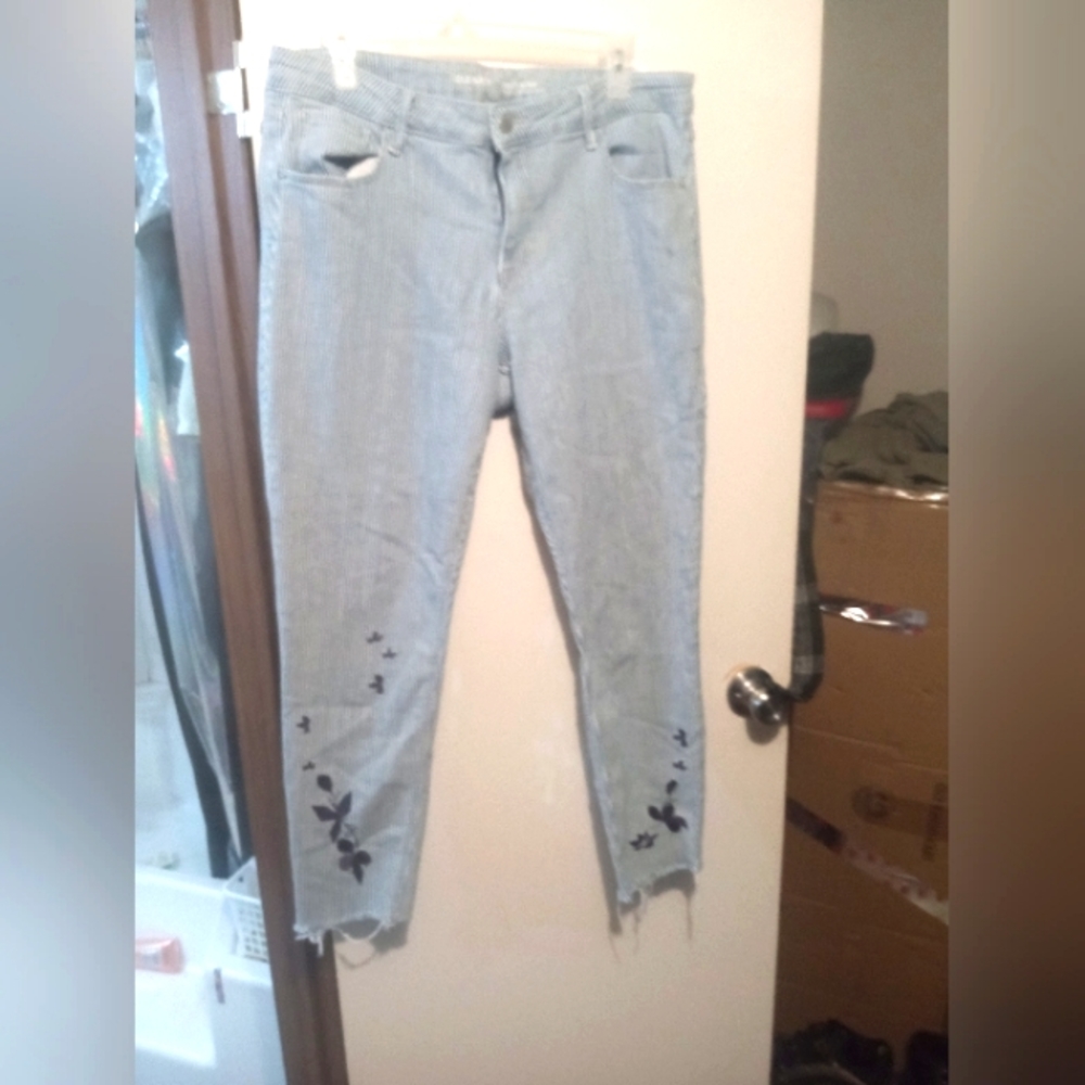 Old Navy cropped ankle jeans, 16 mid rise